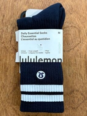 Lululemon daily essential socks crew length true navy/ white